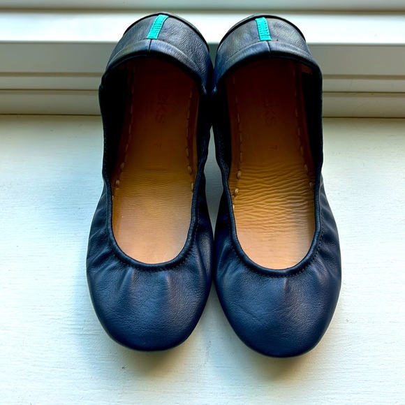Size 7 Navy Tieks Worn 3 times - Picture 1 of 6